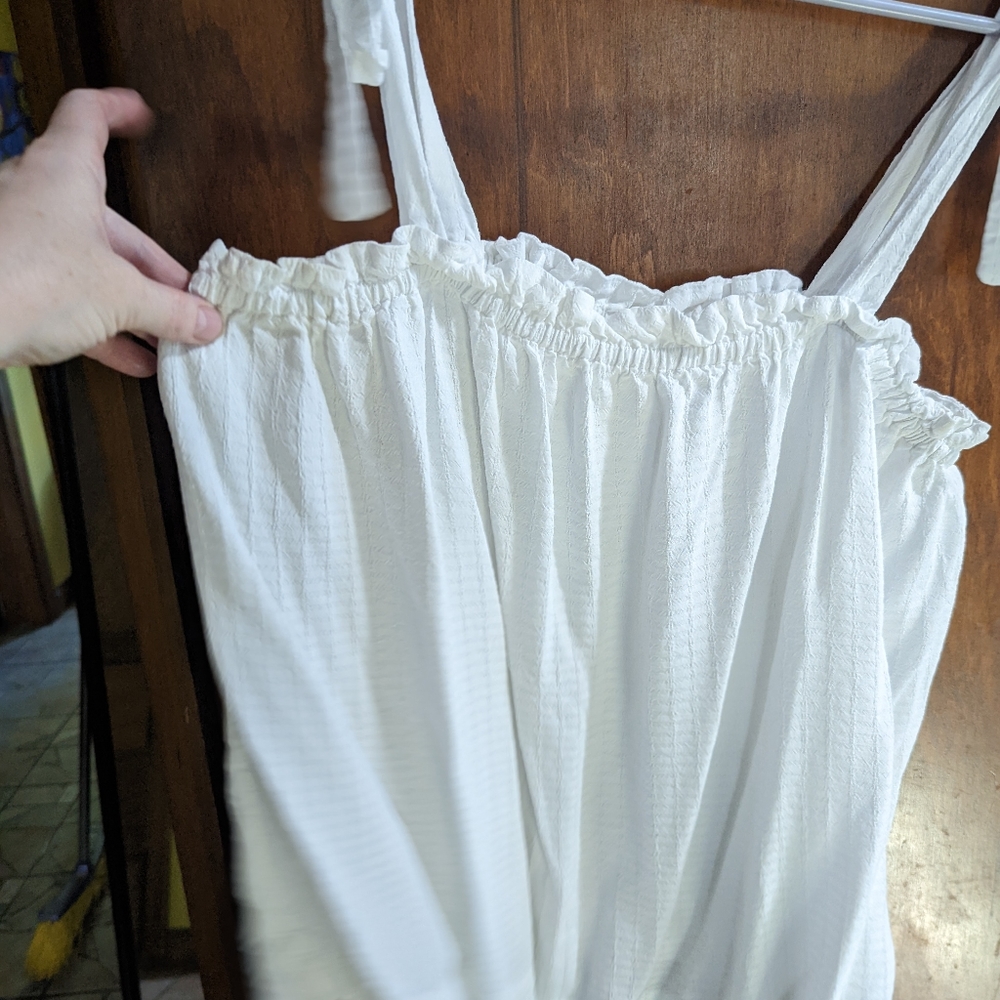 Sleeveless H&M white top